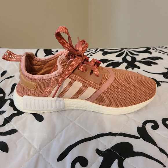 ADIDAS NMD R1 - Picture 5 of 14